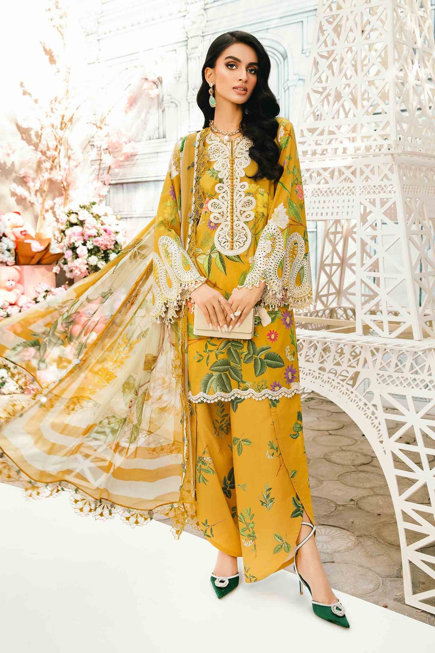 Printed Lawn 3-Piece Suit for Pakistani Women